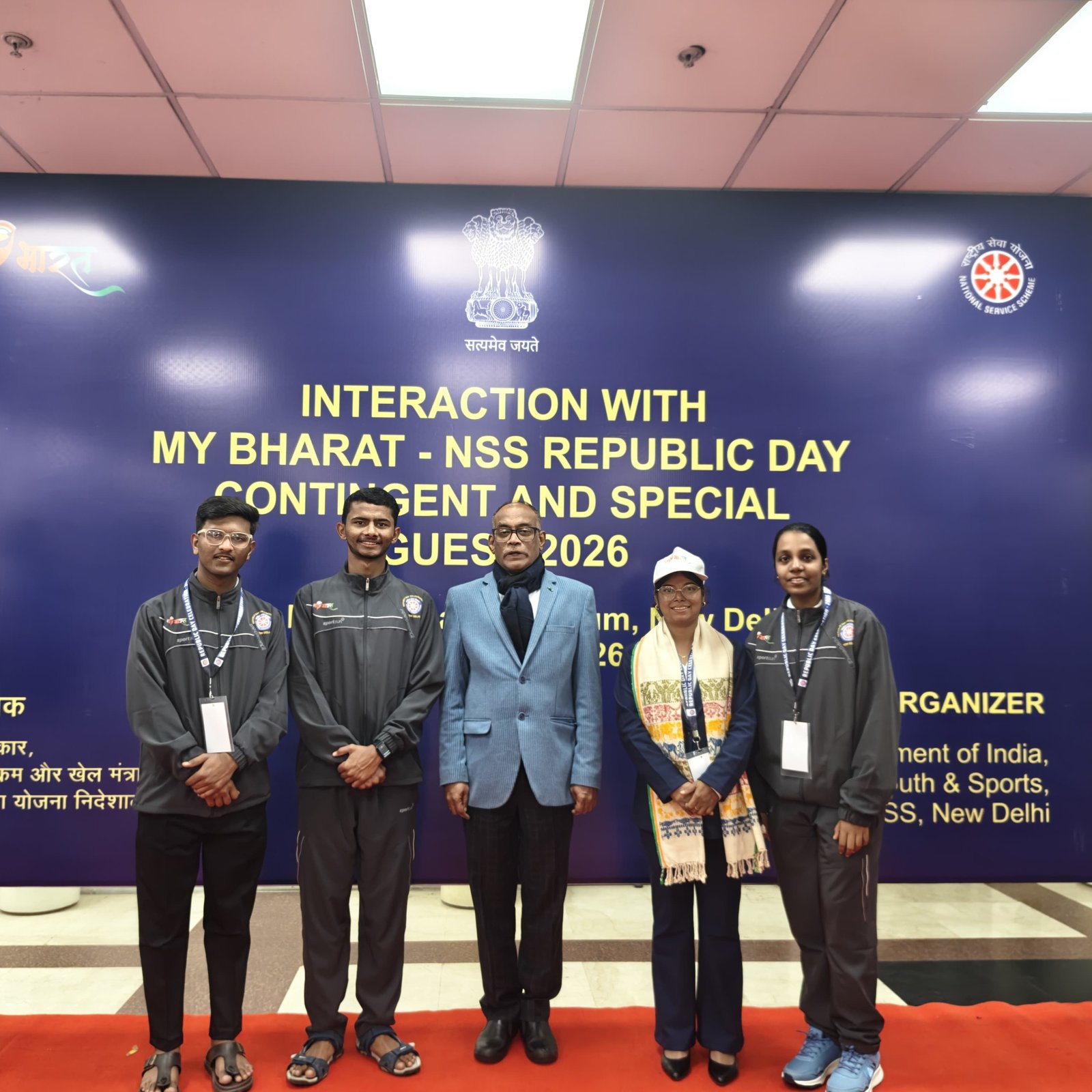 A Moment of Honour for Thakur Ramnarayan College: NSS Volunteer Among Top 6 in India