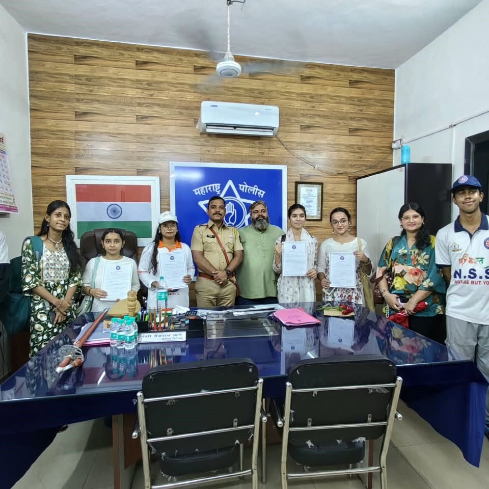 Thakur Ramnarayan College Students Felicitated for Nasha Mukti Maharashtra Poster Competition