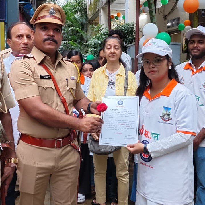 Thakur Ramnarayan College Students Felicitated for Nasha Mukti Maharashtra Poster Competition