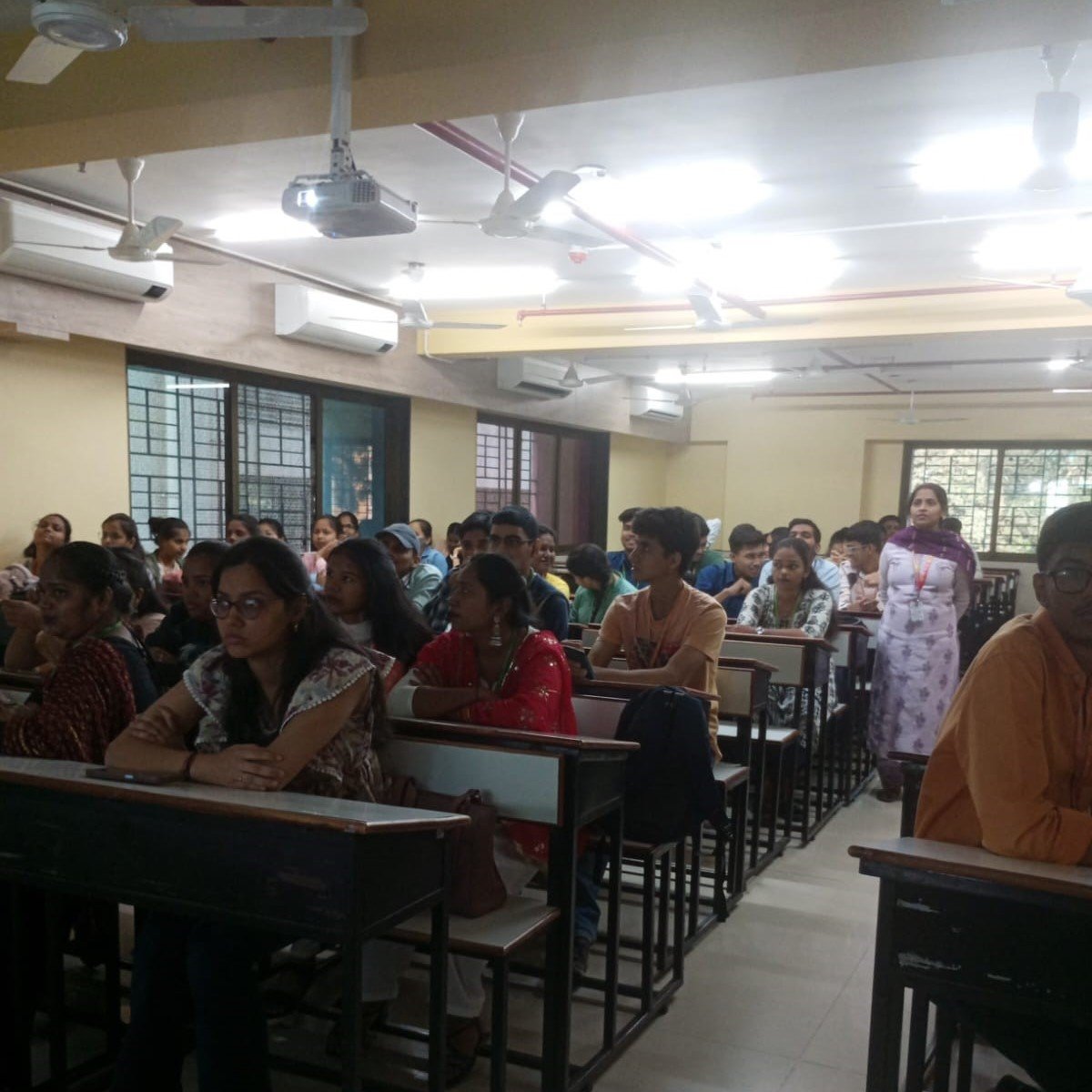 Career Counselling Session: Navigating Your Future – Career Paths & Possibilities