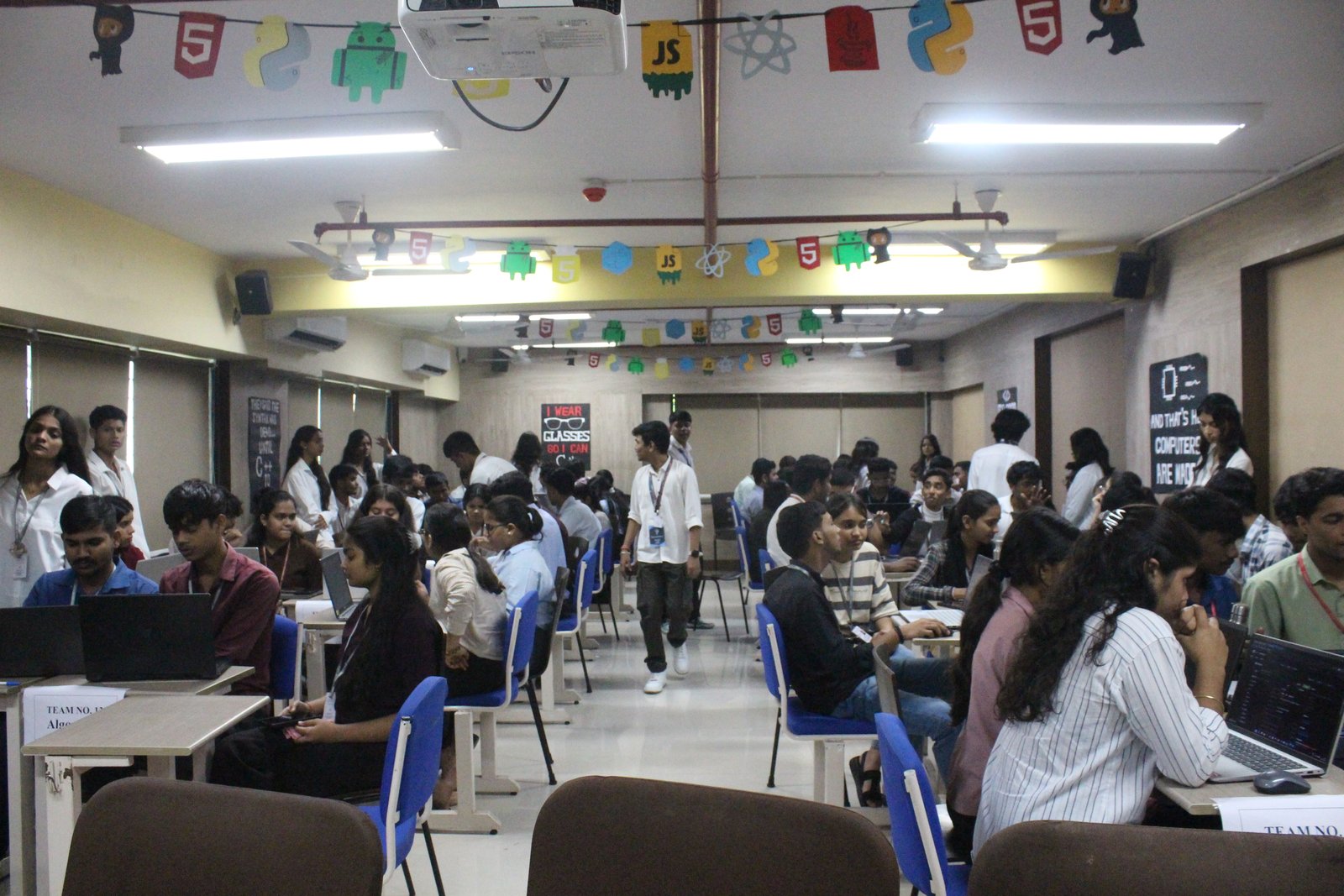 DevClub TRCAC successfully hosts the Internal Hackathon 2025 !