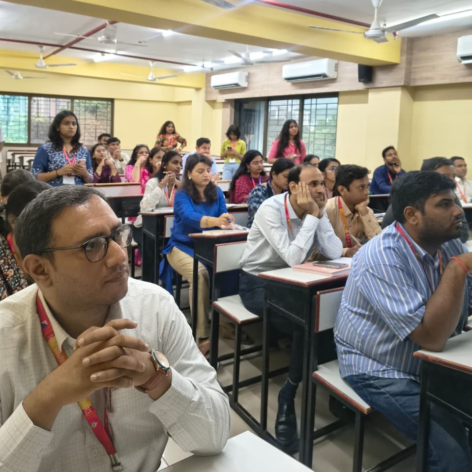 Smart Board Training: Enhancing Digital Teaching Skills