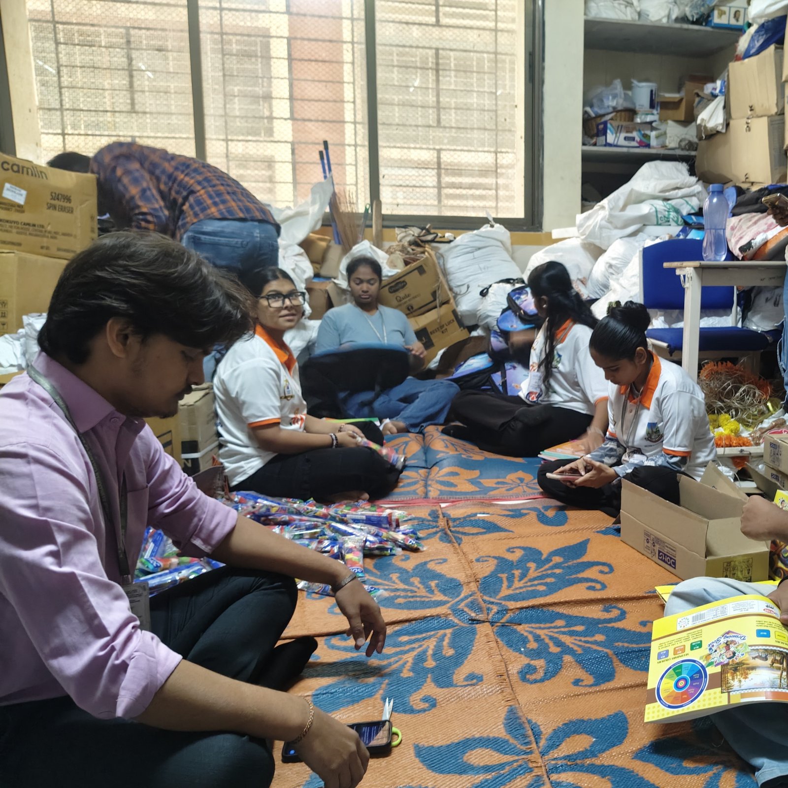 Aashaiyen Kit Packing – A Step Towards Educational Support