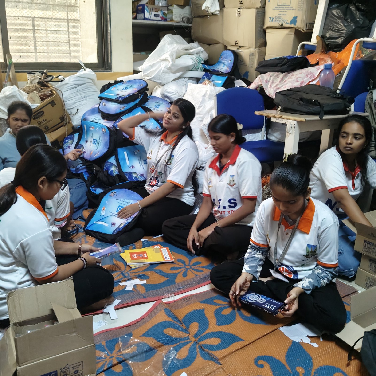 Aashaiyen Kit Packing – A Step Towards Educational Support