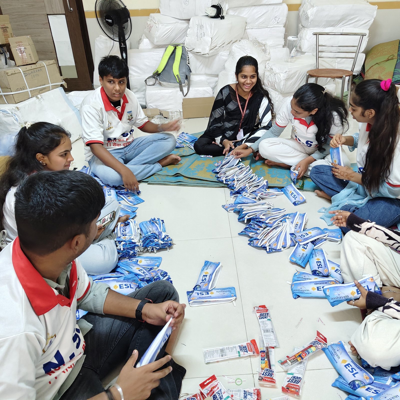 AASHAYEIN KIT PACKING